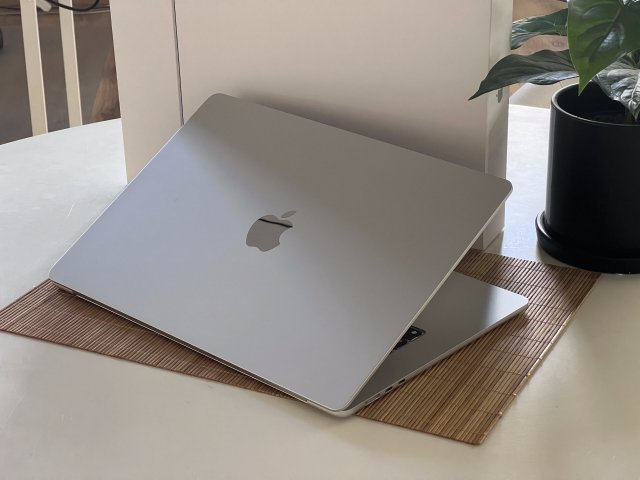 Hibátlan MacBook Air 2024  M3 15” 256GB 8GB 2 ÉV Garanciával