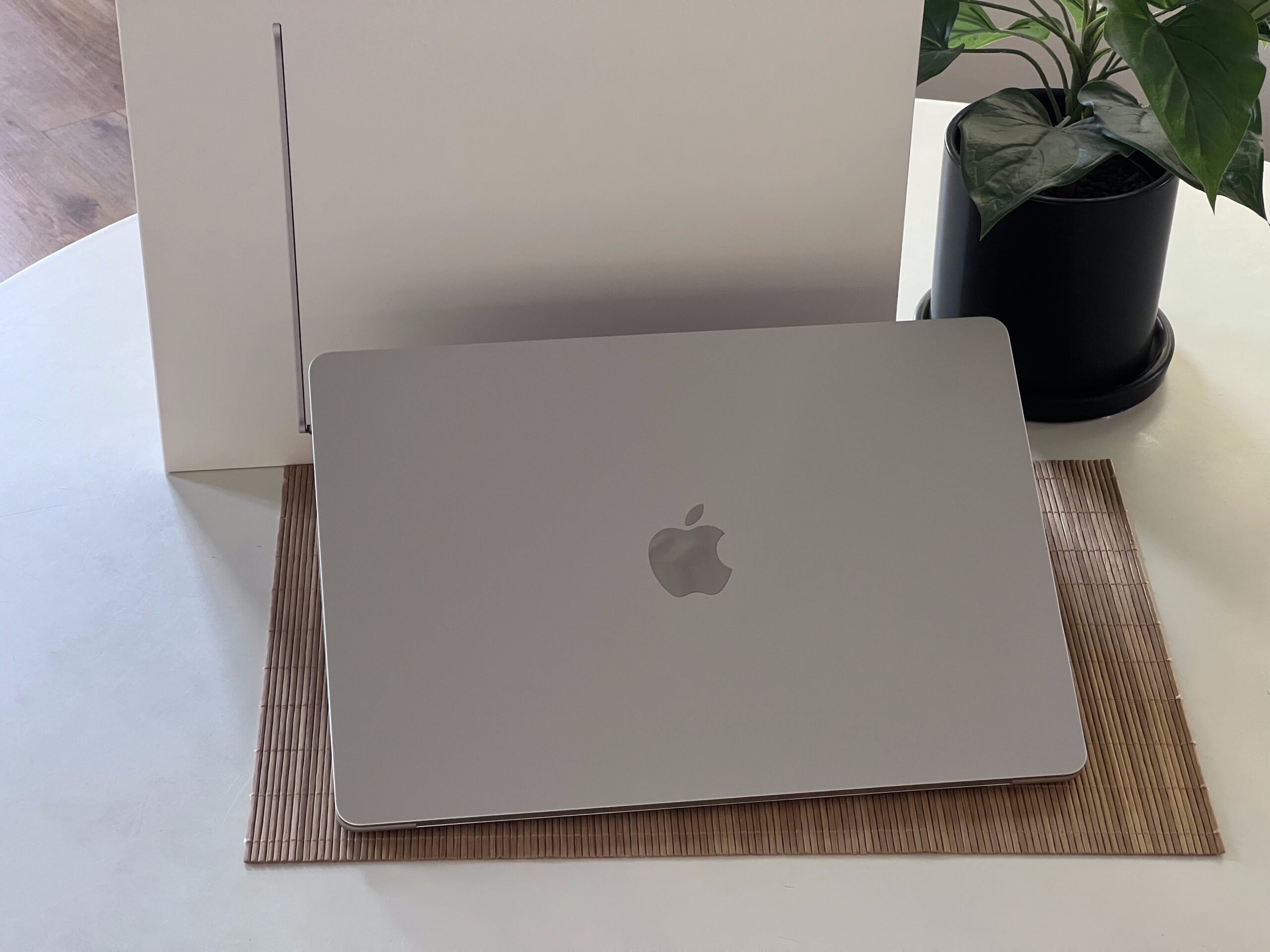 Hibátlan MacBook Air 2024  M3 15” 256GB 8GB 2 ÉV Garanciával