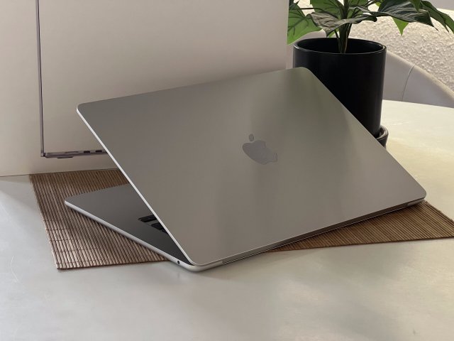 Hibátlan MacBook Air 2024  M3 15” 256GB 8GB 2 ÉV Garanciával
