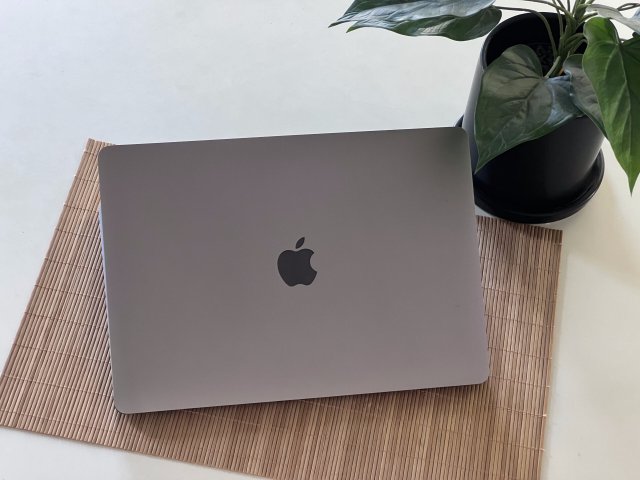 Hibátlan MacBook Pro 2020 M1 13” 256GB 8GB 2 ÉV Garanciával 93%