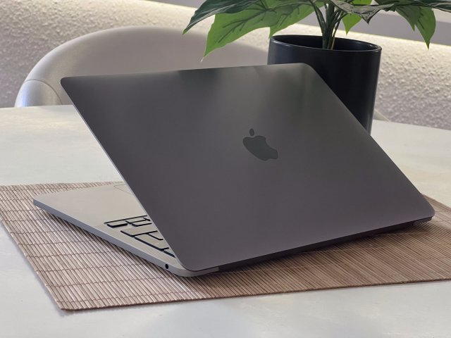 Hibátlan MacBook Pro 2020 M1 13” 256GB 8GB 2 ÉV Garanciával 93%