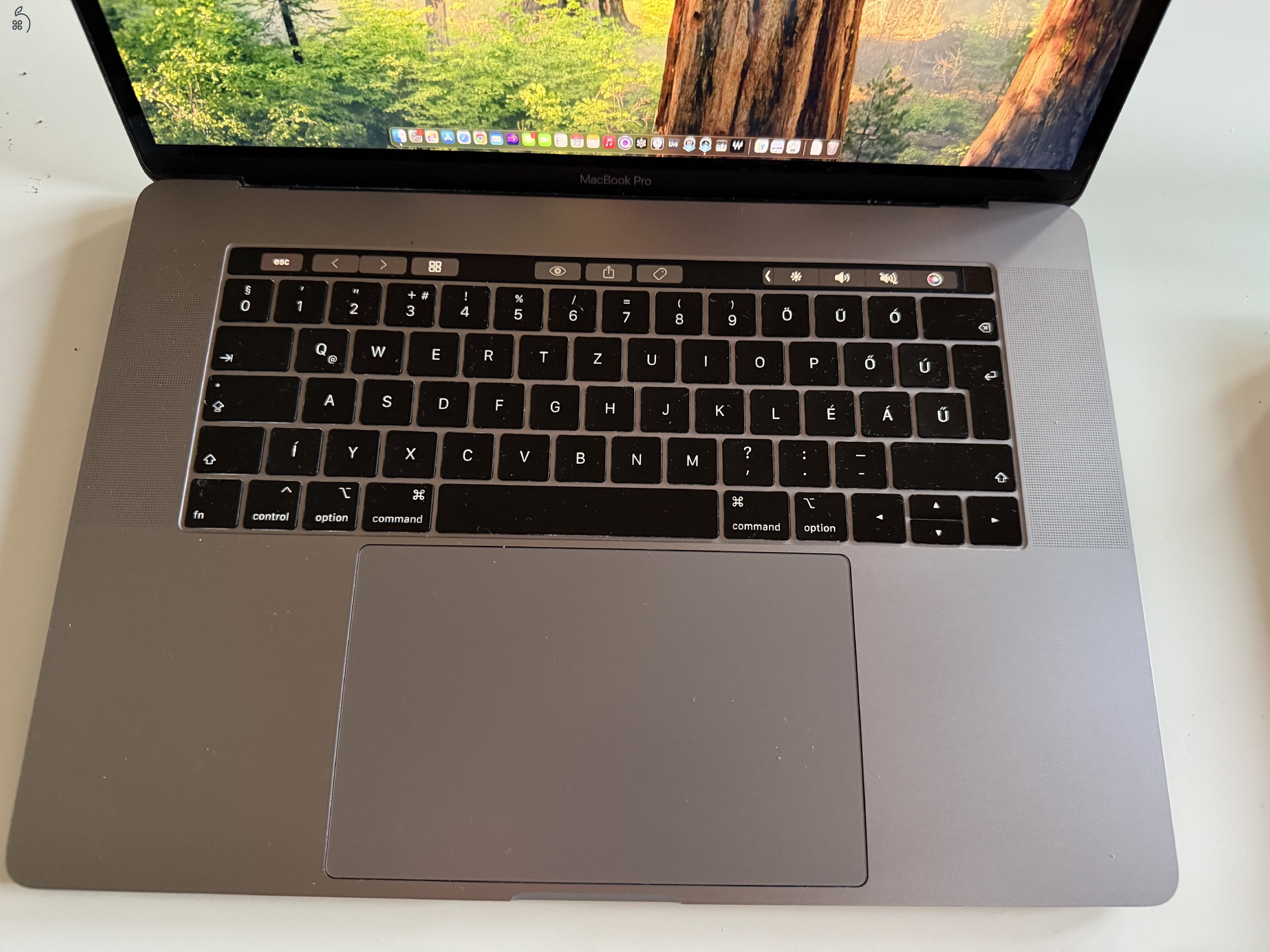Macbook pro, thouch bar, 16gb ram, 512 gb ssd