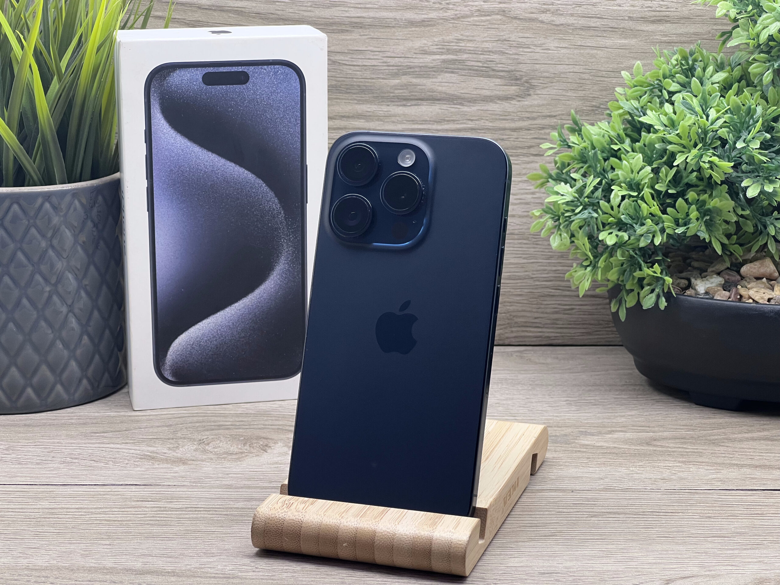 Hibátlan iPhone 15 Pro Blue Titanium 128GB 2 ÉV Garanciával 93%