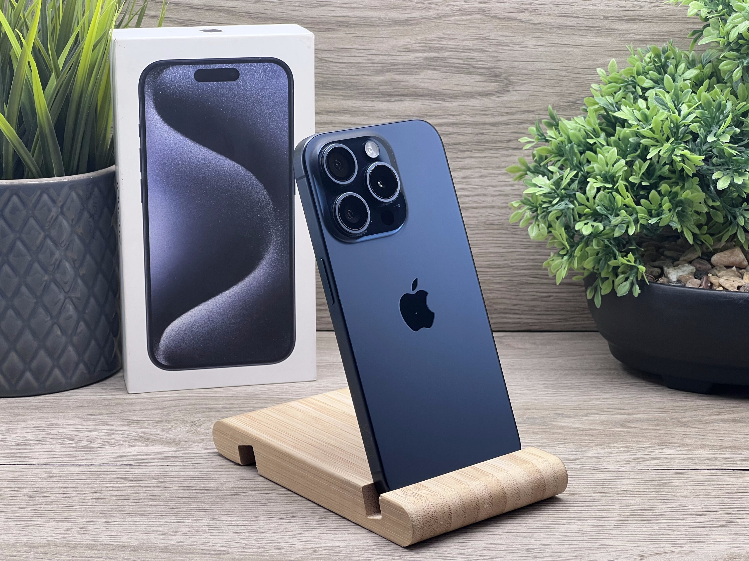 Hibátlan iPhone 15 Pro Blue Titanium 128GB 2 ÉV Garanciával 93%