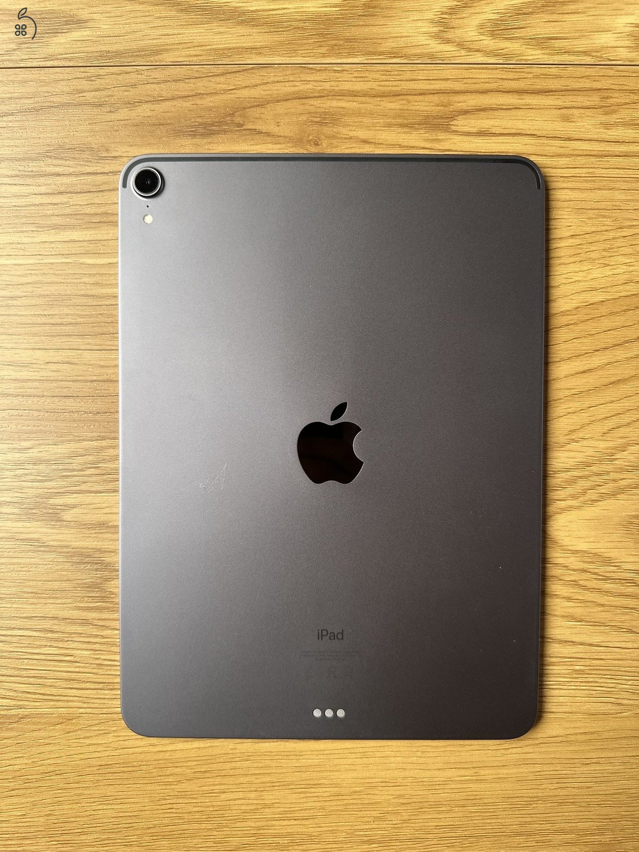iPad Pro 11 hüvelykes WIFI (2018) 64 GB + Logitech Combo Touch + Apple Pencil