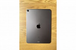 iPad Pro 11 hüvelykes WIFI (2018) 64 GB + Logitech Combo Touch + Apple Pencil