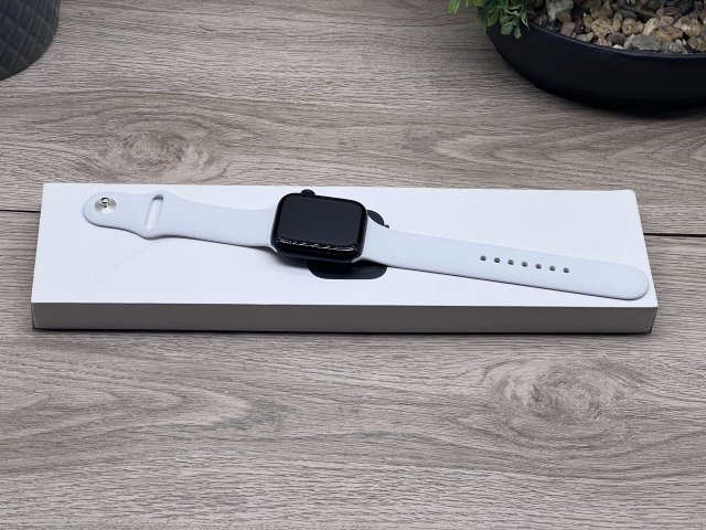 Apple Watch  SE 2 Cell 44mm 2 ÉV Garanciával 96%