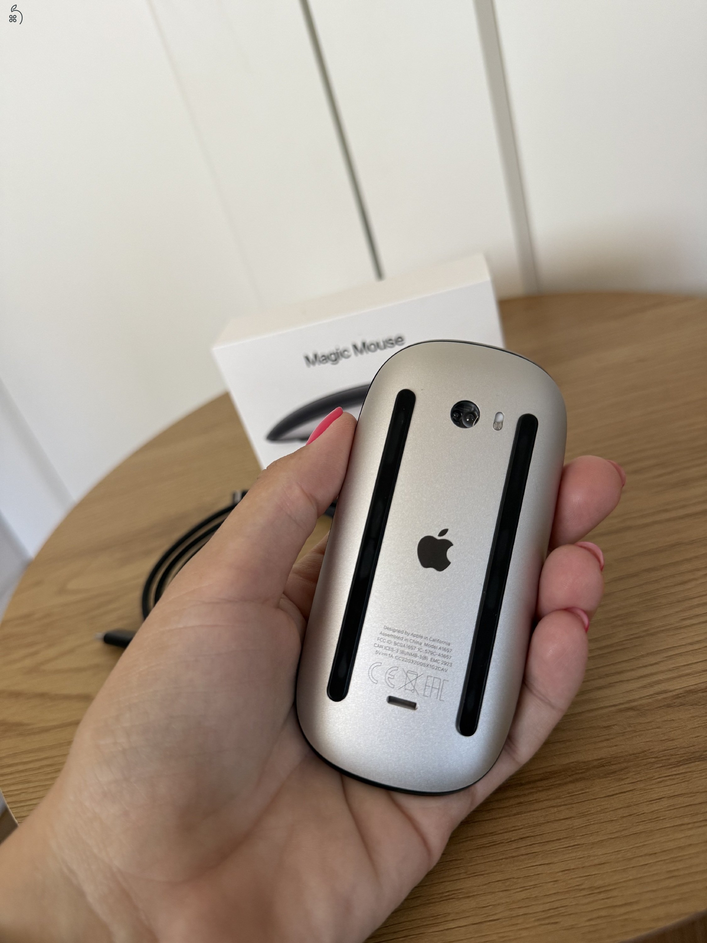 Apple Magic Mouse 2 – Space Grey  – Lightning csatlakozós