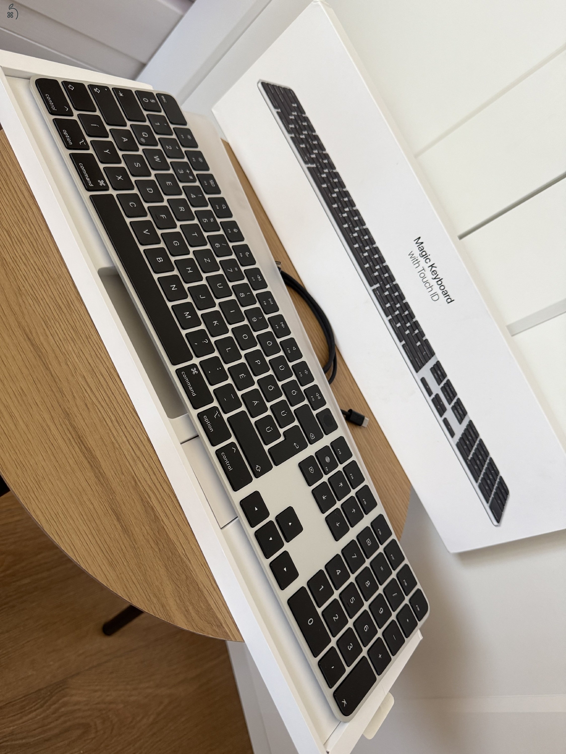 Apple Magic Keyboard 2 Touch ID – Space Grey – Lightning csatlakozós