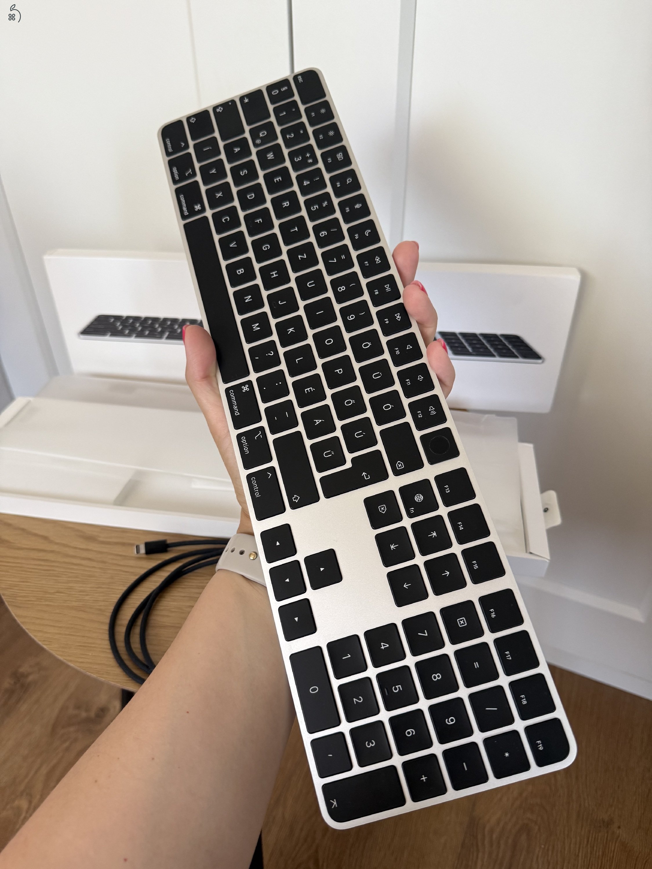 Apple Magic Keyboard 2 Touch ID – Space Grey – Lightning csatlakozós