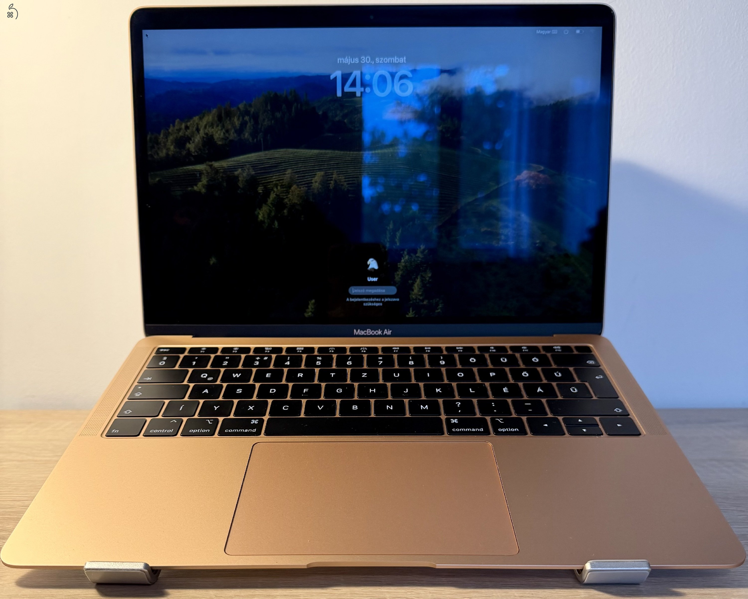 MacBook Air (Retina, 13-inch, 2018) | Gold