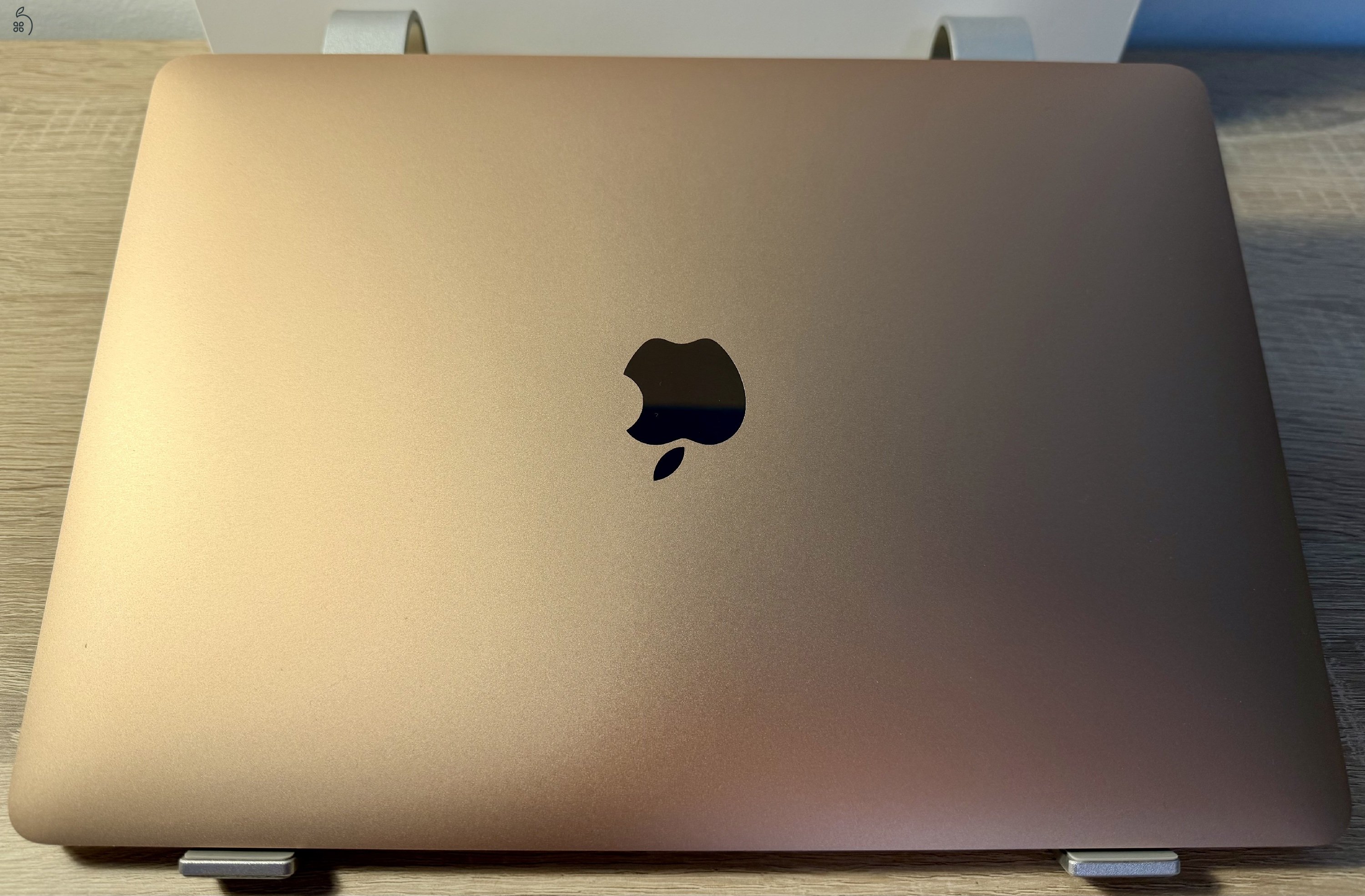 MacBook Air (Retina, 13-inch, 2018) | Gold