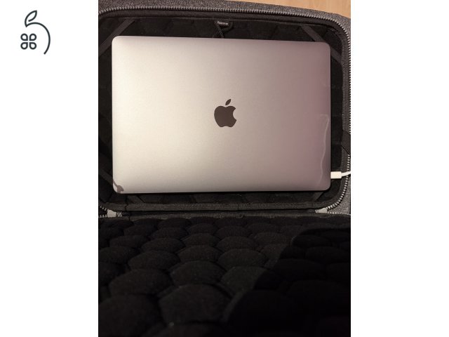MacBook Air M1 8GB/256GB | 100% Akku | 4 Ciklus | Doboz + Töltő + Tok
