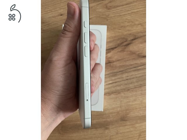 Apple iPhone 17 -- fehér -- 3 év gyári garancia + minőségi tokok + üvegfóliák
