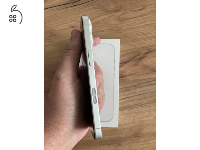 Apple iPhone 17 -- fehér -- 3 év gyári garancia + minőségi tokok + üvegfóliák
