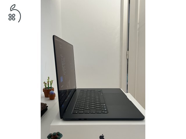 MacBook Air 15” M3 Éjfekete (2024) – ritka 15”-os modell