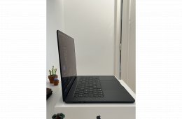 MacBook Air 15” M3 Éjfekete (2024) – ritka 15”-os modell