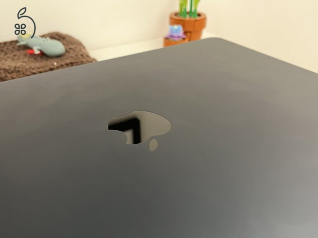 MacBook Air 15” M3 Éjfekete (2024) – ritka 15”-os modell
