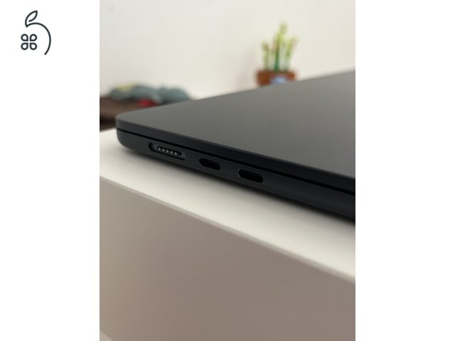 MacBook Air 15” M3 Éjfekete (2024) – ritka 15”-os modell
