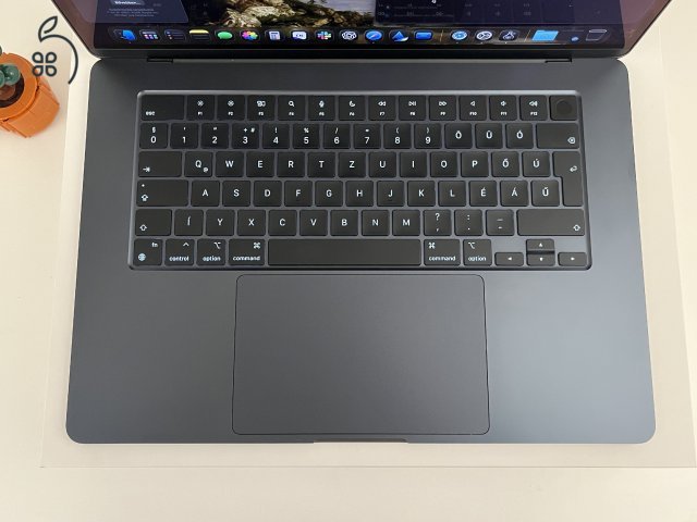 MacBook Air 15” M3 Éjfekete (2024) – ritka 15”-os modell