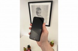 Eladó iPhone SE 2020 64 GB: felújított akkumulátor és kijelző
