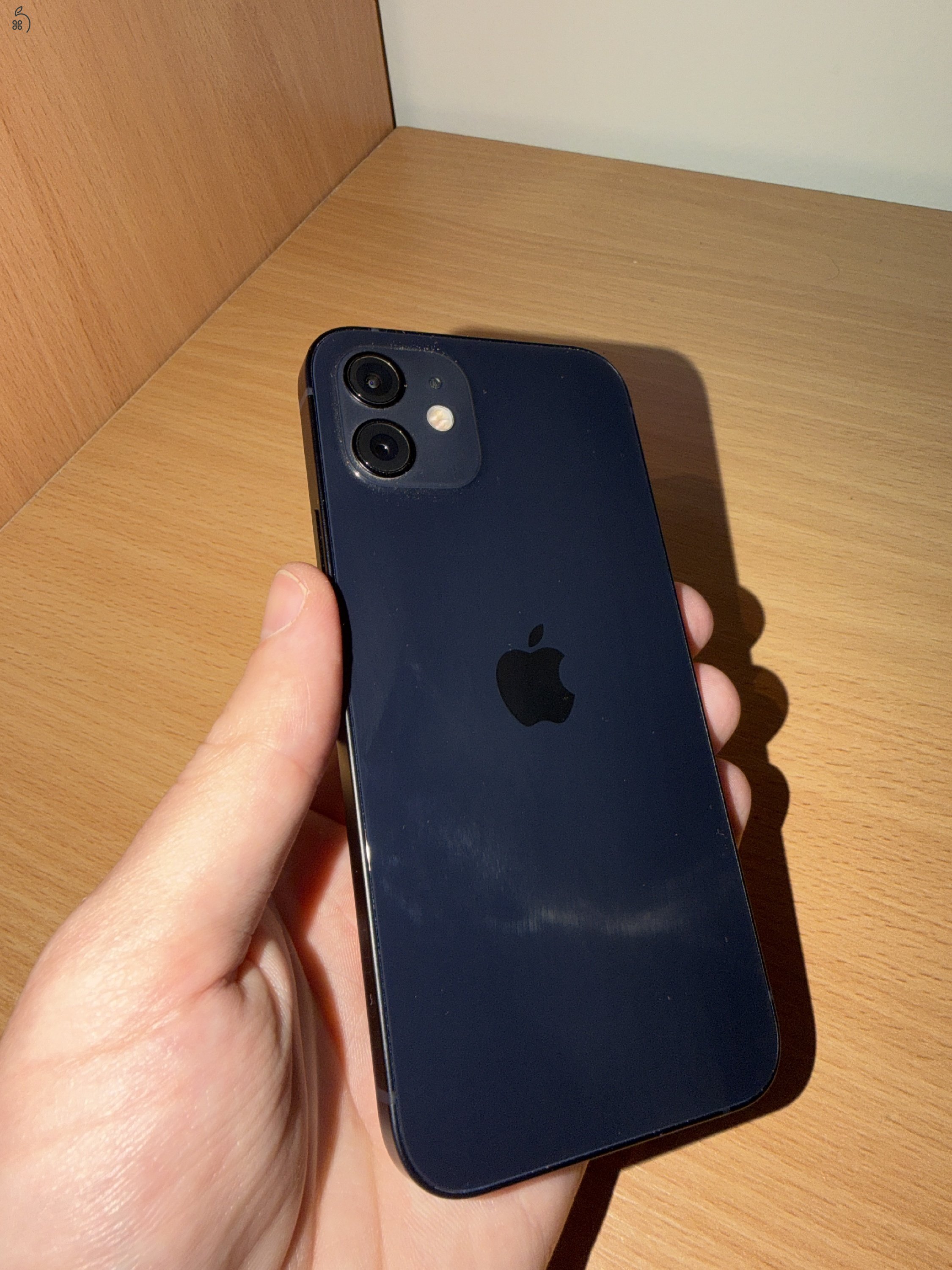 iPhone 12 64 GB 93% gyári akku