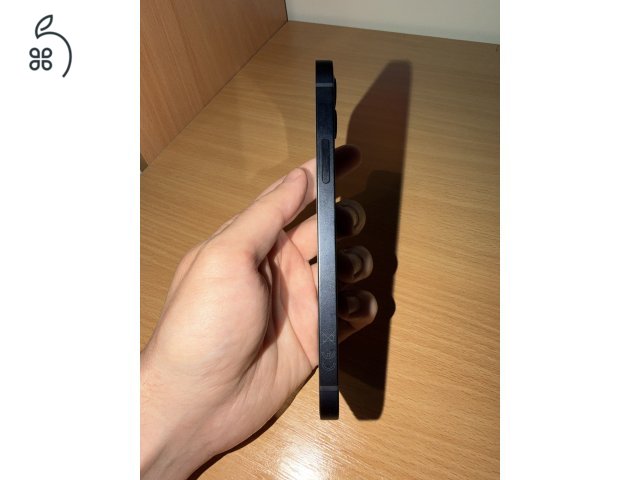 iPhone 12 64 GB 93% gyári akku