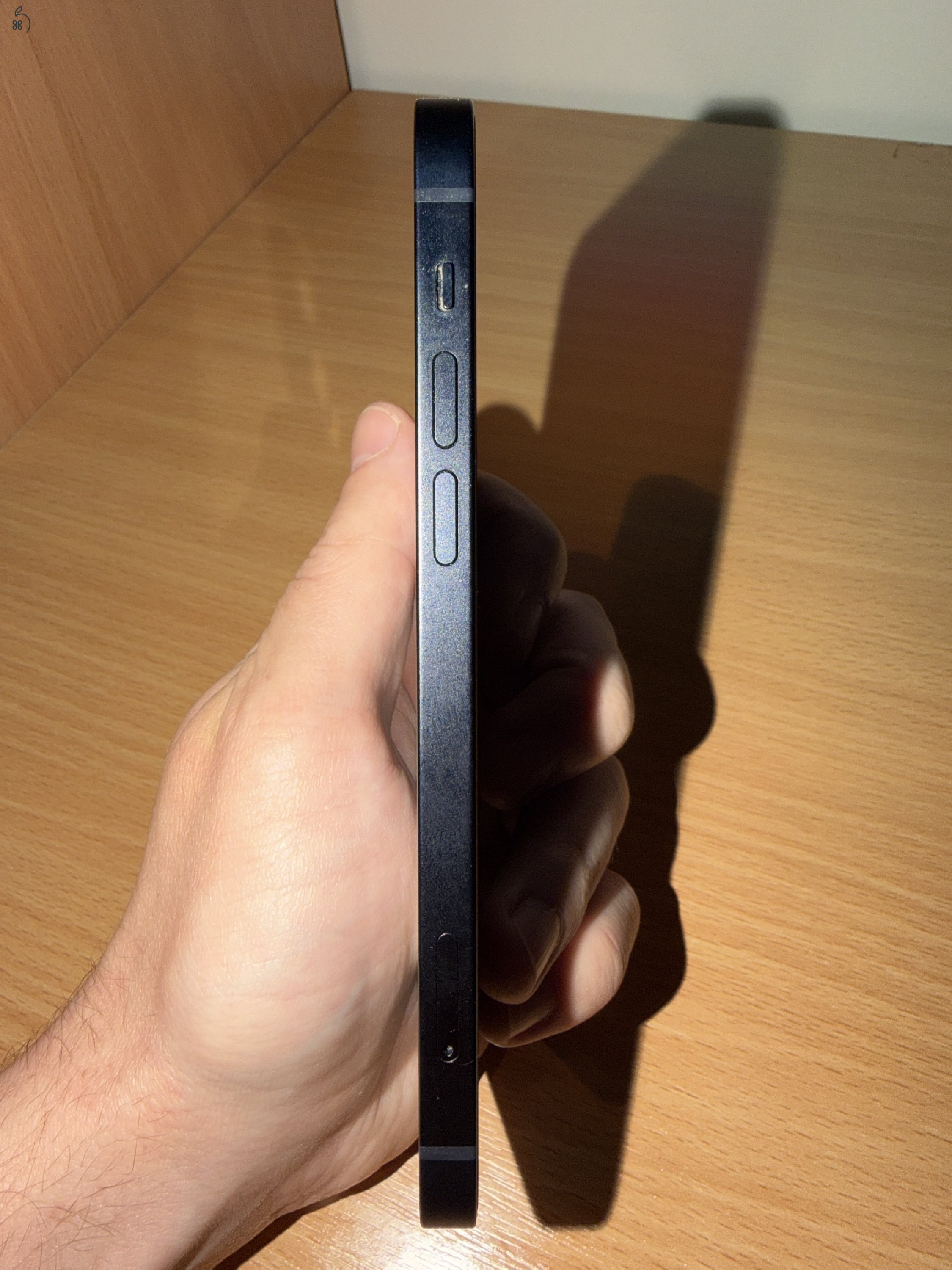 iPhone 12 64 GB 93% gyári akku