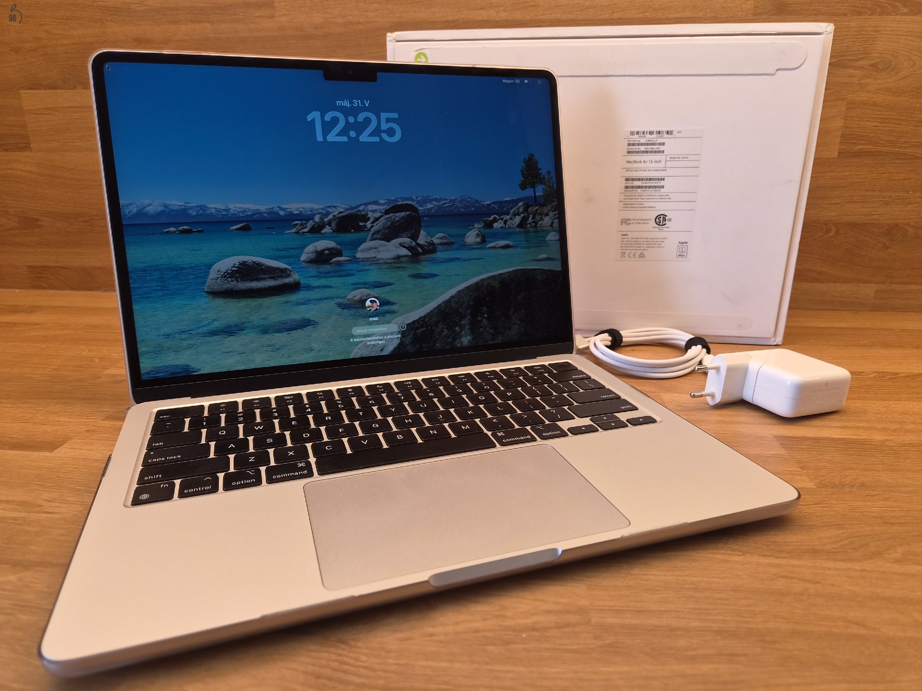 Eladó Apple MacBook Air 13