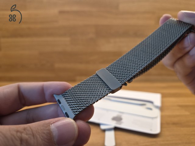 Eladó egy teljesen eredeti, prémium Apple Watch Titanium Milanese Loop szíj (Natural Titanium szí 