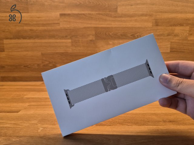 Eladó egy teljesen eredeti, prémium Apple Watch Titanium Milanese Loop szíj (Natural Titanium szí 