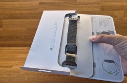 Eladó egy teljesen eredeti, prémium Apple Watch Titanium Milanese Loop szíj (Natural Titanium szí 