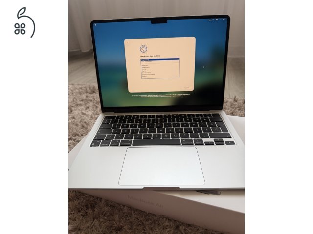 MacBook Air 13,6 M2 eladó
