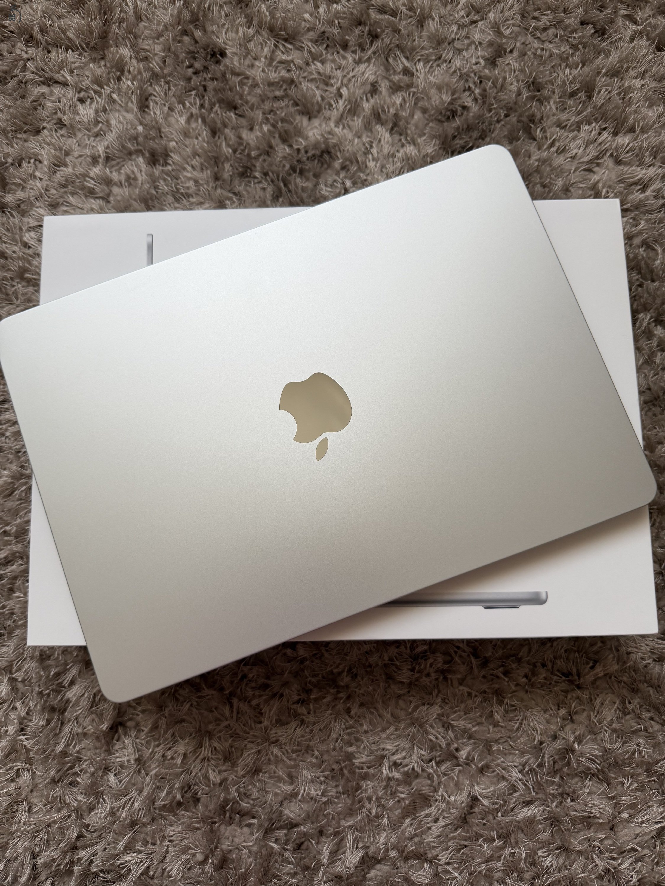 MacBook Air 13,6 M2 eladó
