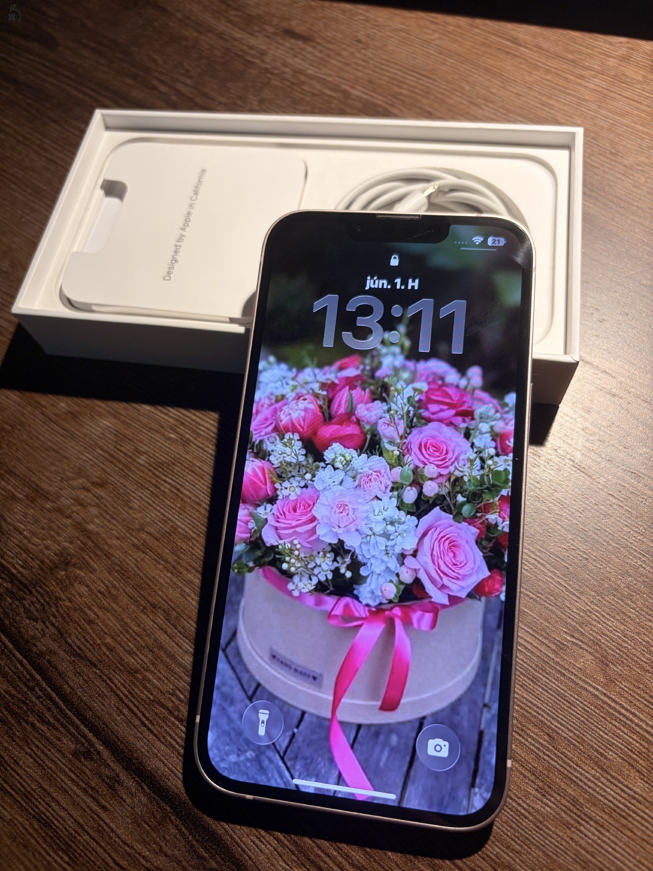 Eladó iPhone 13 + Apple watch 5 series 40mm