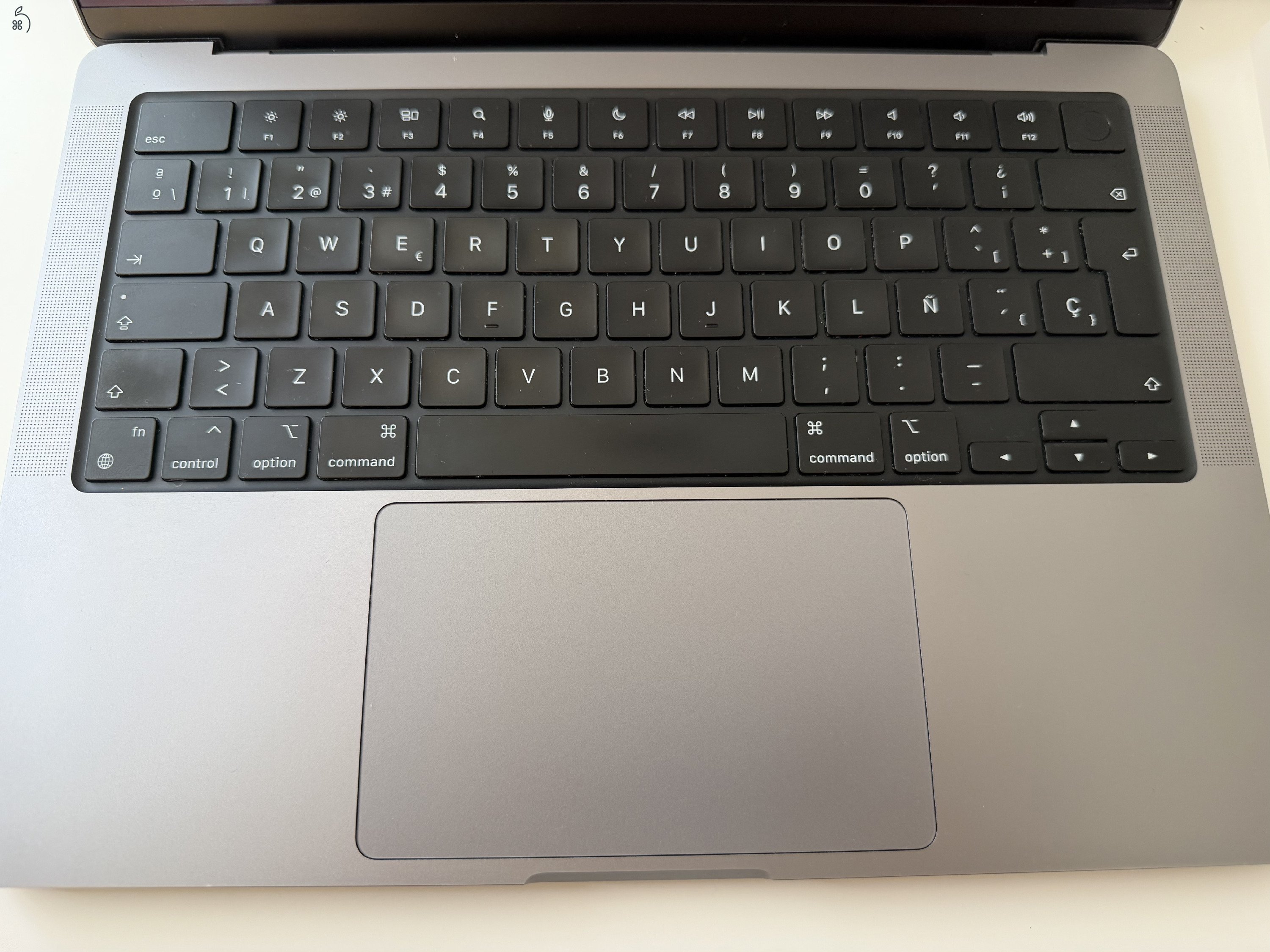 Apple MacBook Pro 14 M3 Space Gray Újszerű állapot Spanyol számlával. 2024.03.22 vásárlás