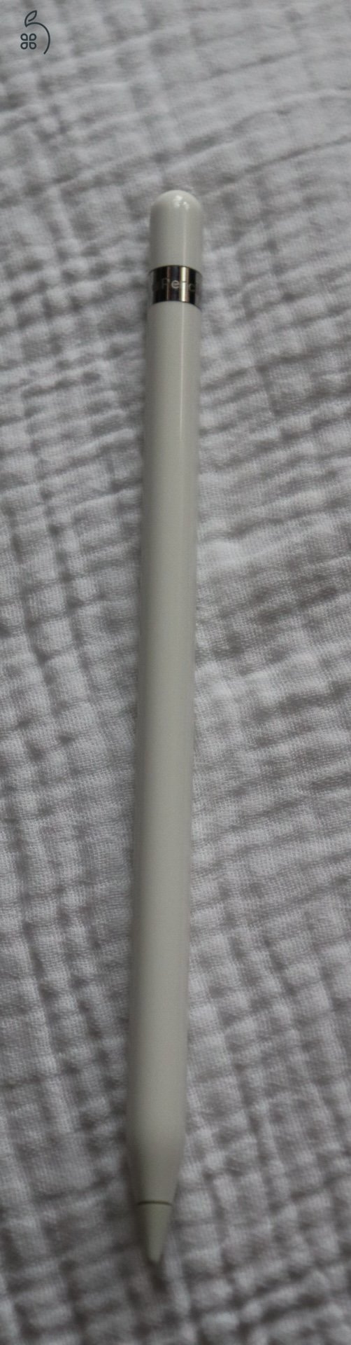 Eladóvá váltak egyben vagy külön-külön a képeken látható Apple termékek.