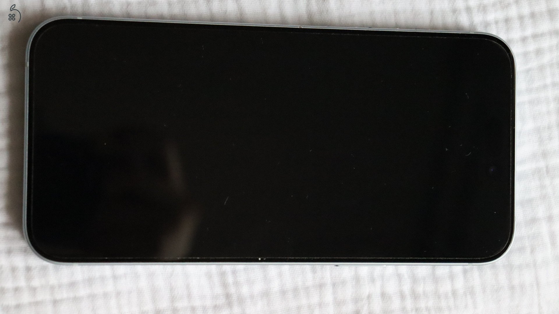 Eladóvá váltak egyben vagy külön-külön a képeken látható Apple termékek.