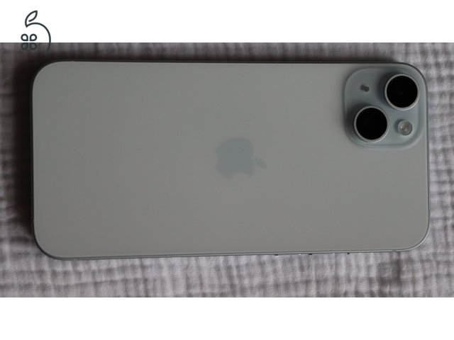 Eladóvá váltak egyben vagy külön-külön a képeken látható Apple termékek.