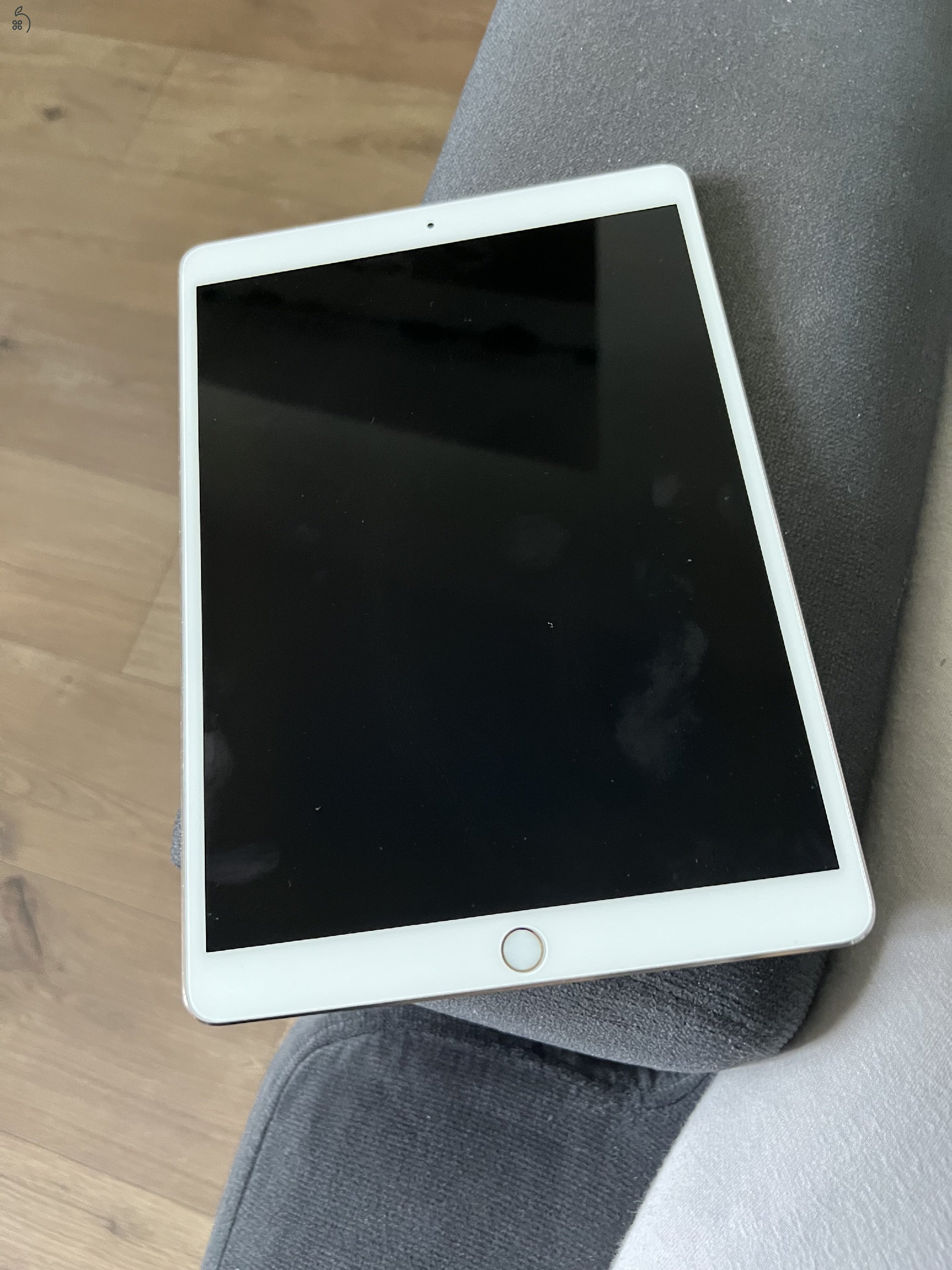 Eladó 10,5” iPad Pro 64 GB Wifi+Cellular (2017)
