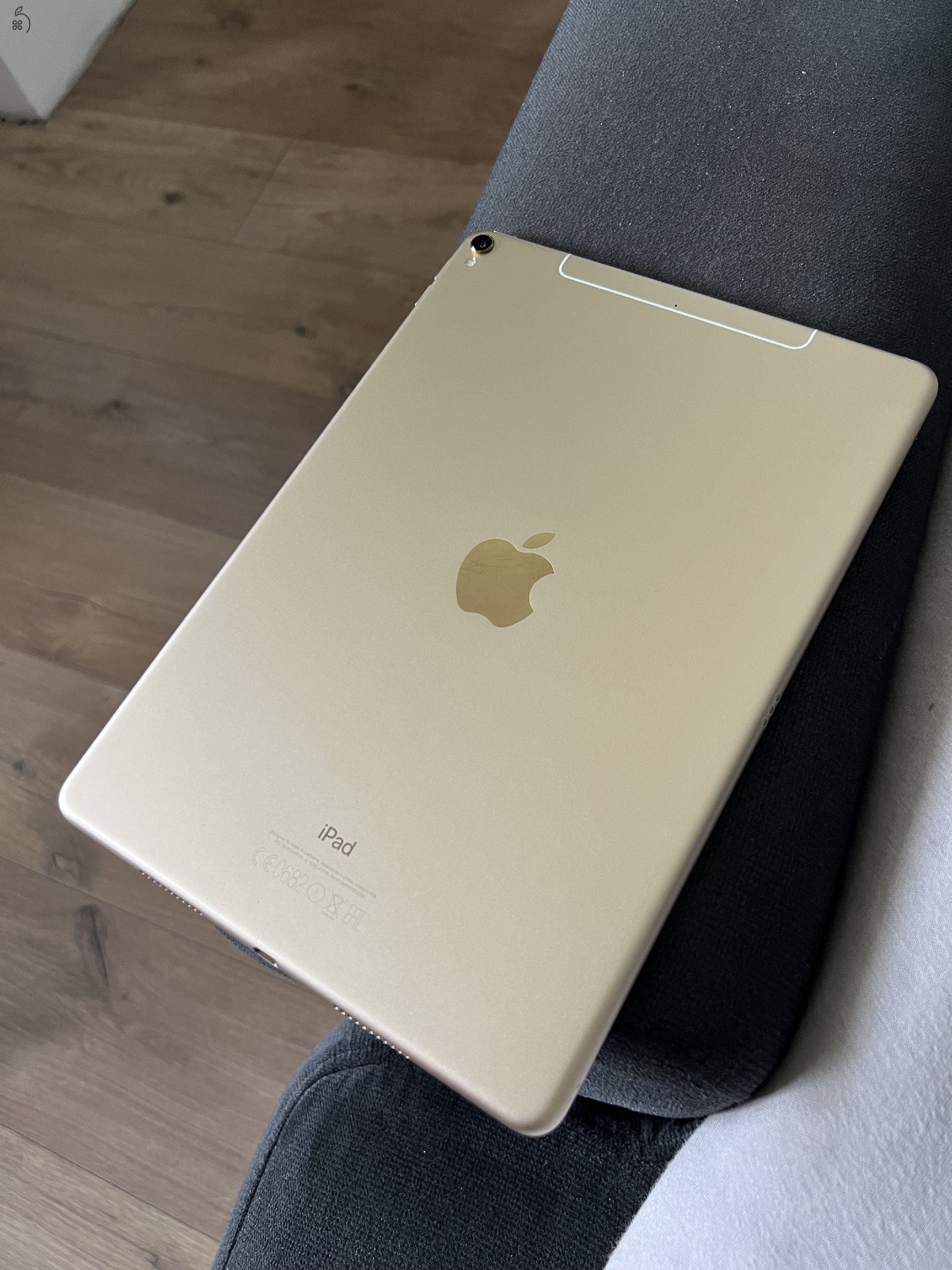 Eladó 10,5” iPad Pro 64 GB Wifi+Cellular (2017)