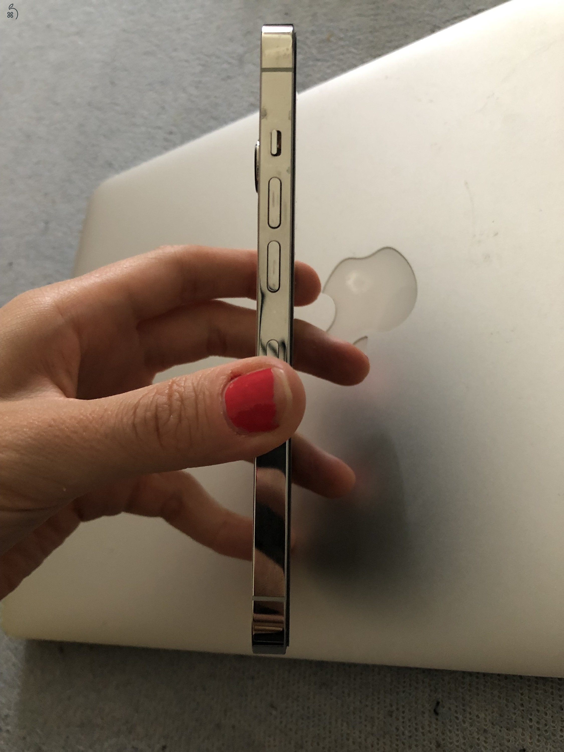 Eladó karcmentes, szép állapotú Iphone 13Pro