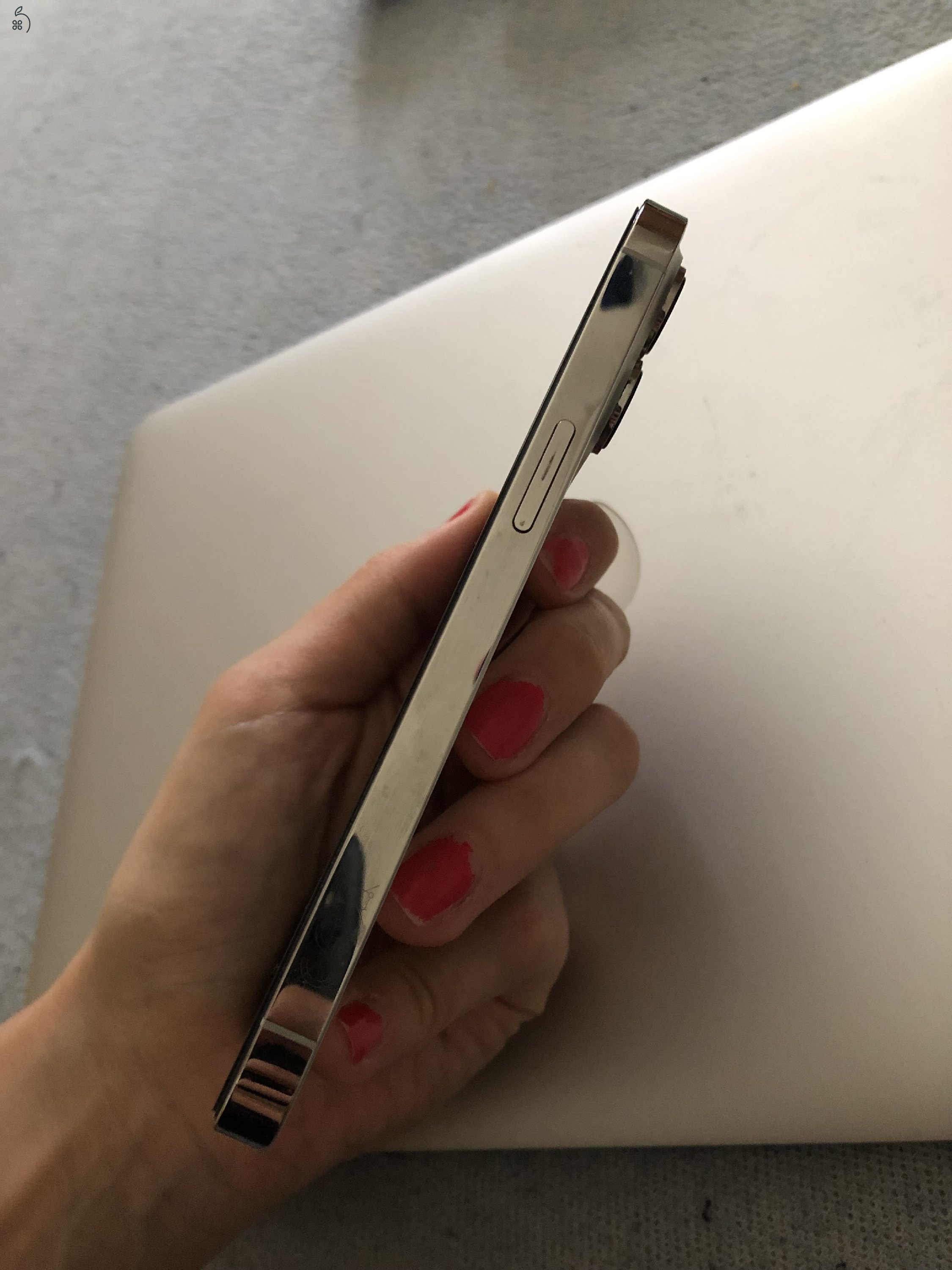 Eladó karcmentes, szép állapotú Iphone 13Pro