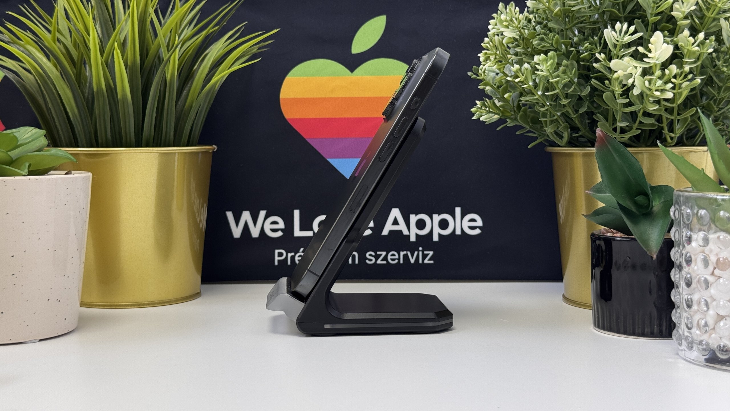 iPhone 15 Pro 256GB, Fekete Titán, Független, Számla, 1 Év Garancia, 100%