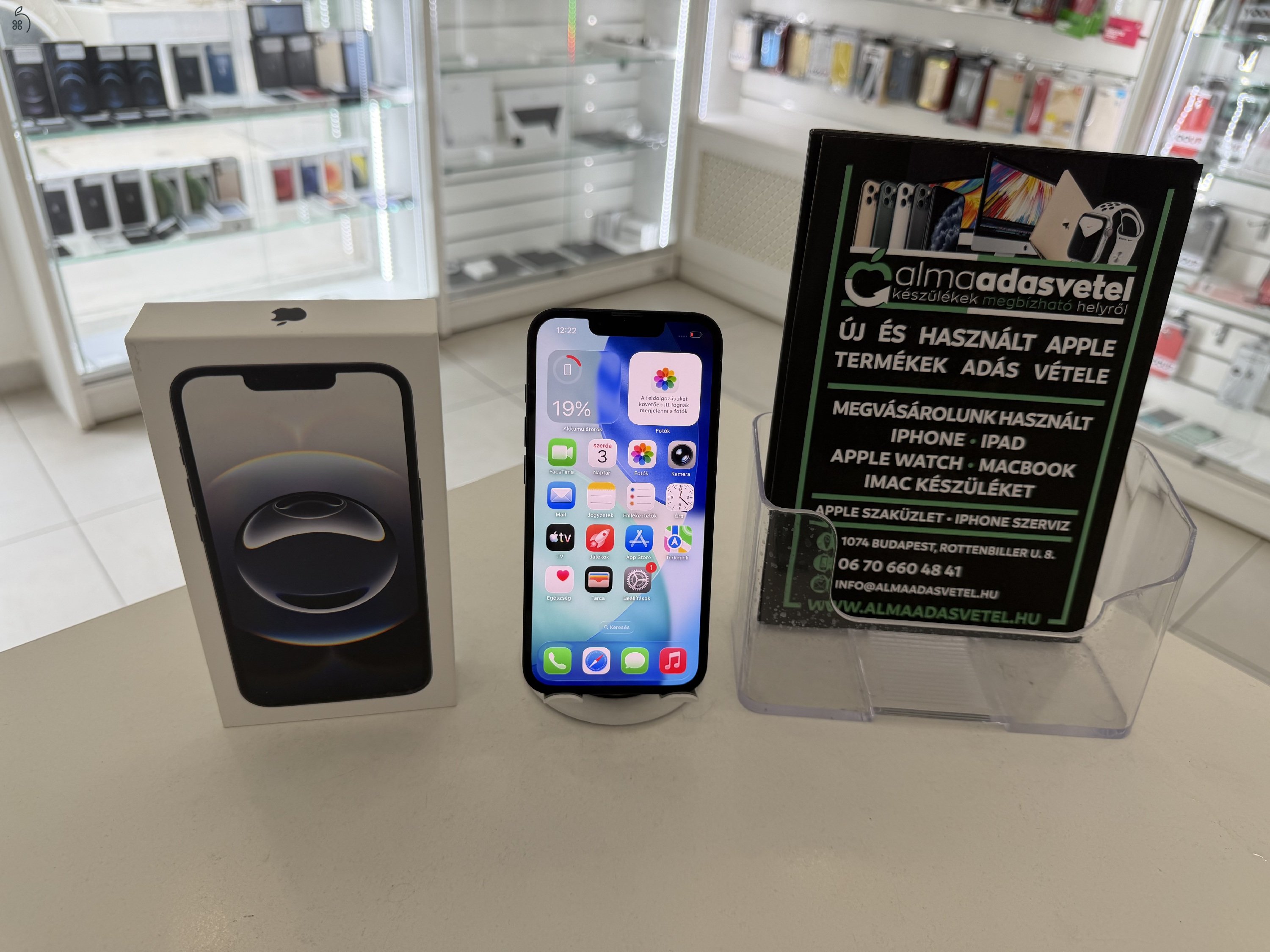iPhone 16e 128GB Független  Újszerű/1 hónap gar./Akku 97%/p4910