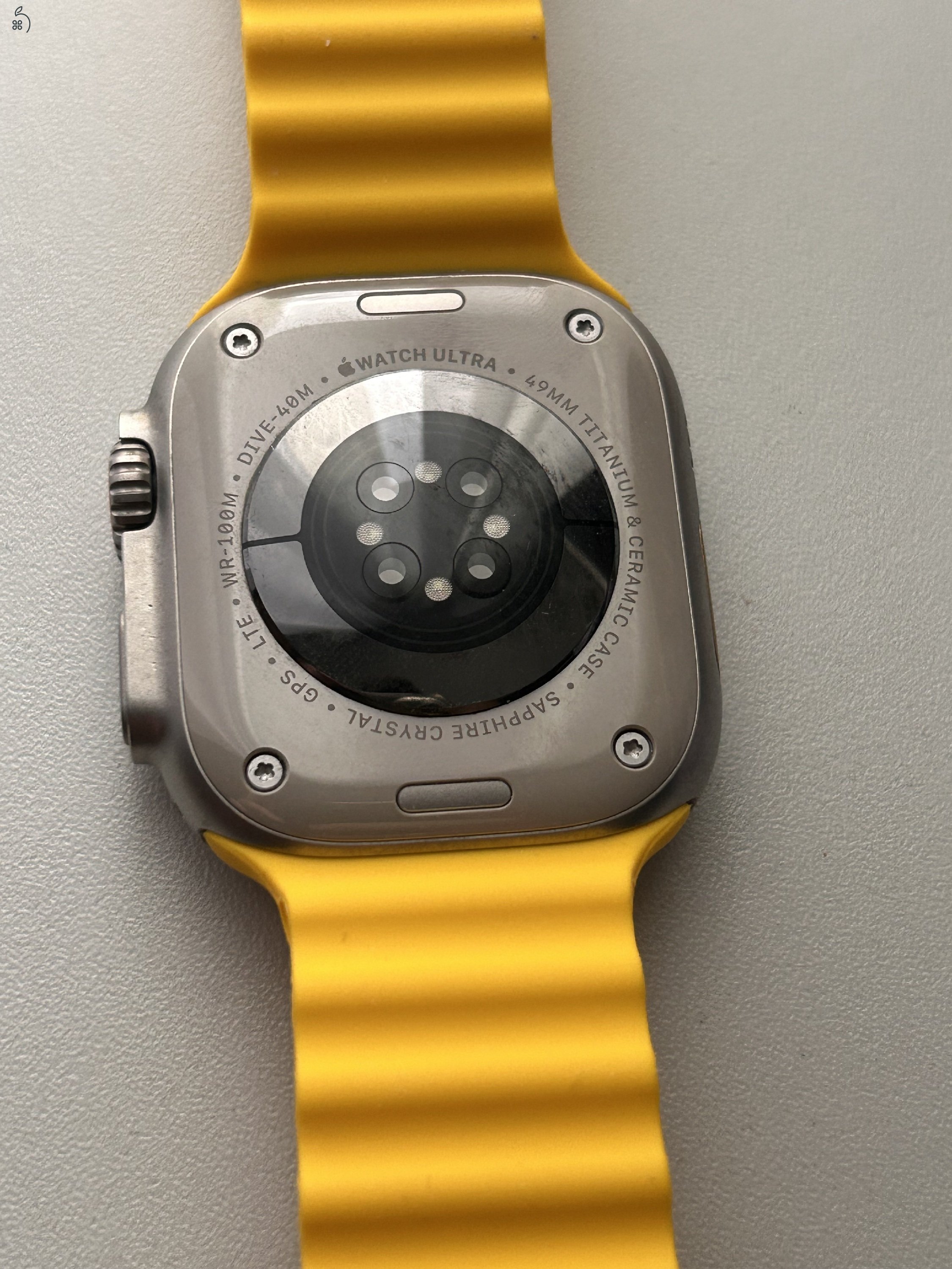 Watch Ultra 1 49mm Titanium GPS+LTE + 4 extra szíj