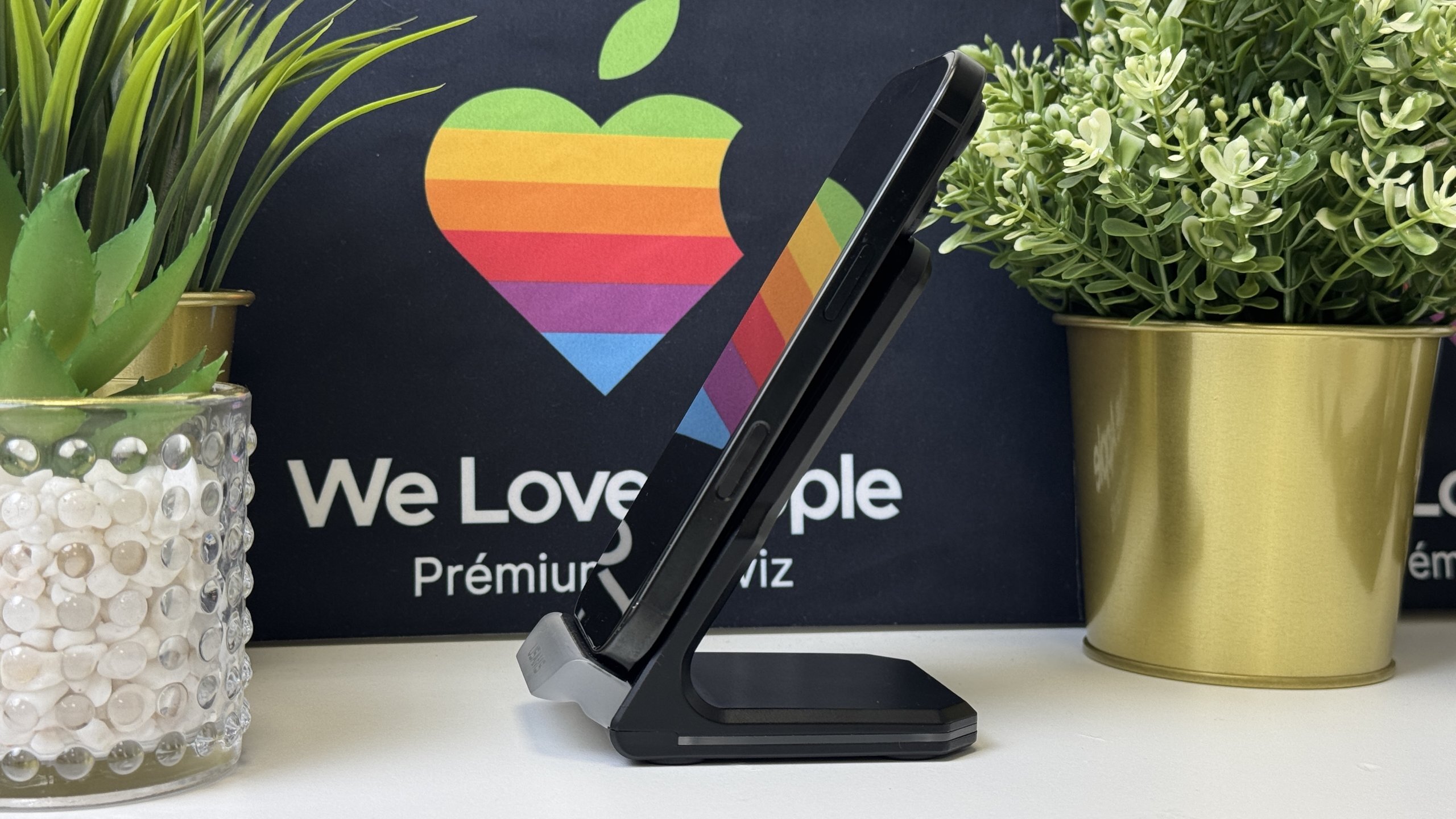 iPhone 16 Pro 256GB, Fekete Titán, Független, Számla, 1 Év Garancia, 98%