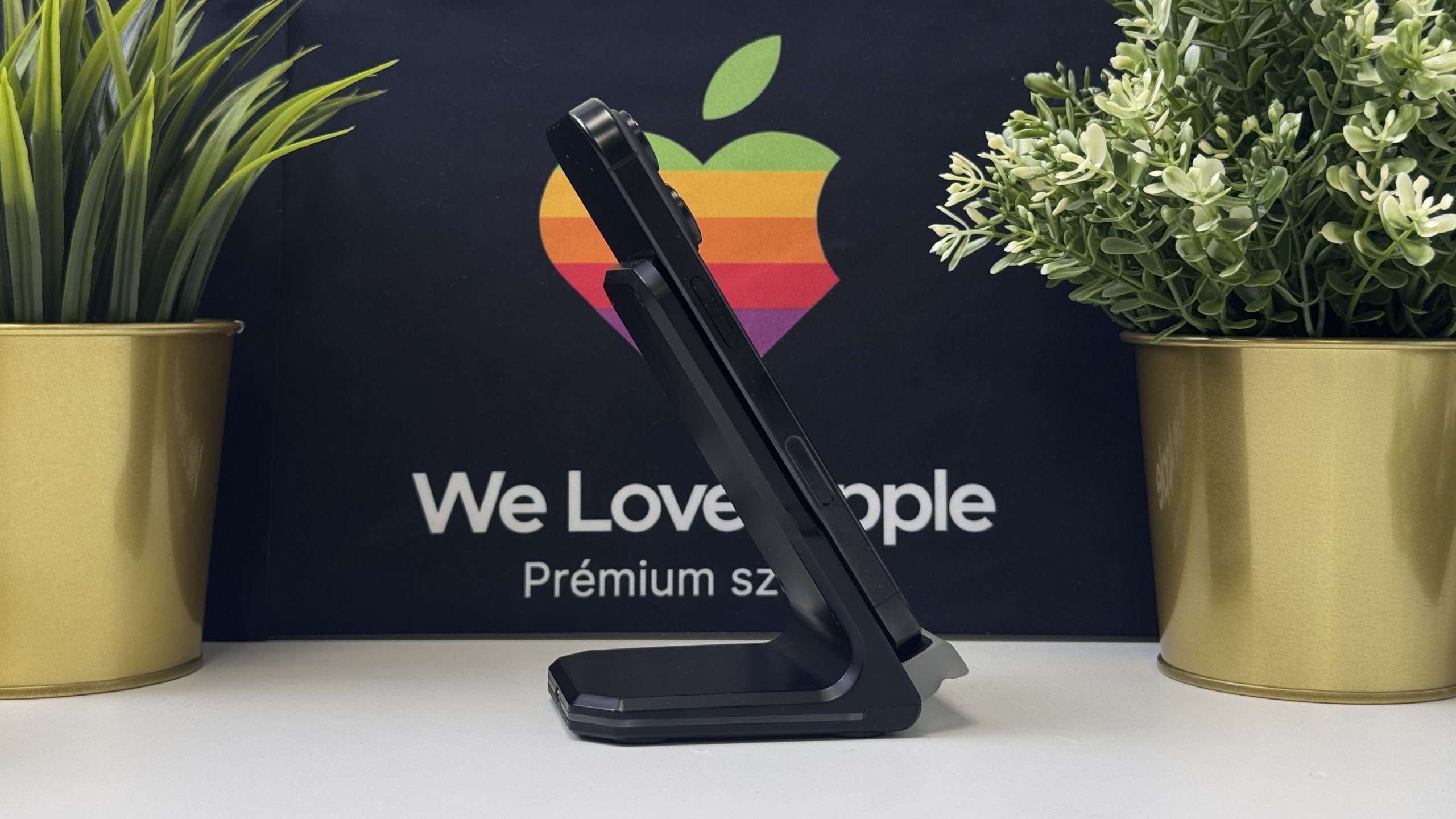 iPhone 16 Pro 256GB, Fekete Titán, Független, Számla, 1 Év Garancia, 92%