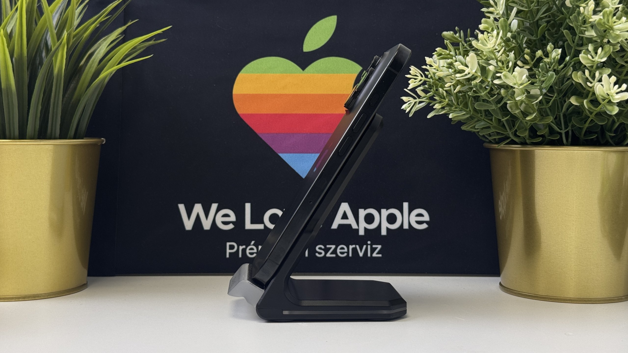 iPhone 16 Pro 256GB, Fekete Titán, Független, Számla, 1 Év Garancia, 92%