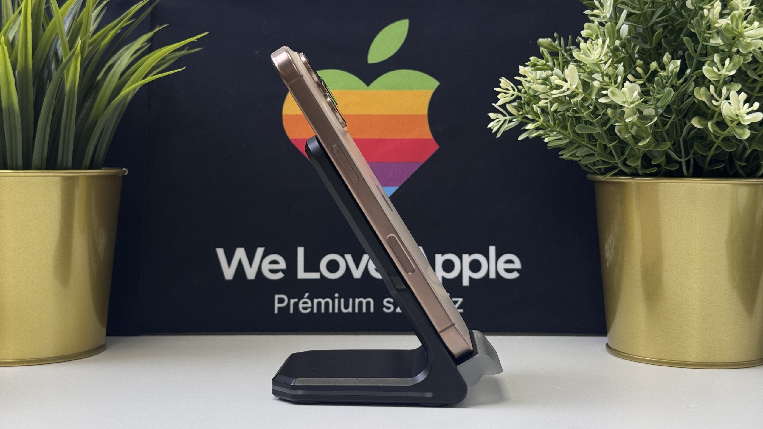 iPhone 16 Pro 256GB, Sivatagszínű Titán, Független, Számla, 1 Év Garancia, 90%